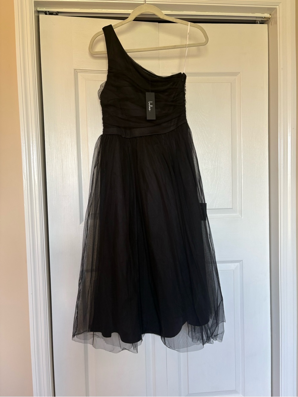 Lulu's Black One-Shoulder Tulle Midi Dress